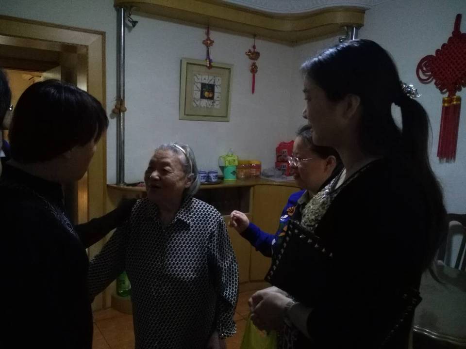 重阳节慰问社区老人